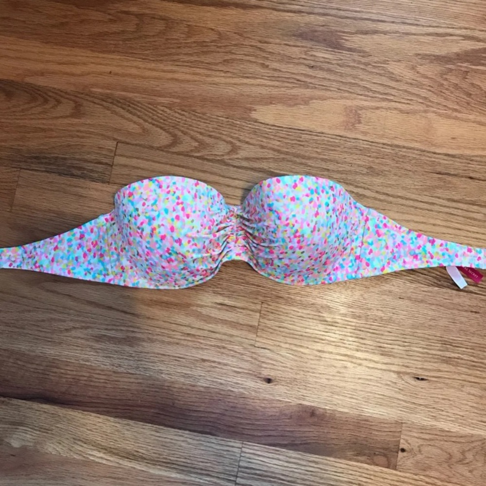Strapless bikini top